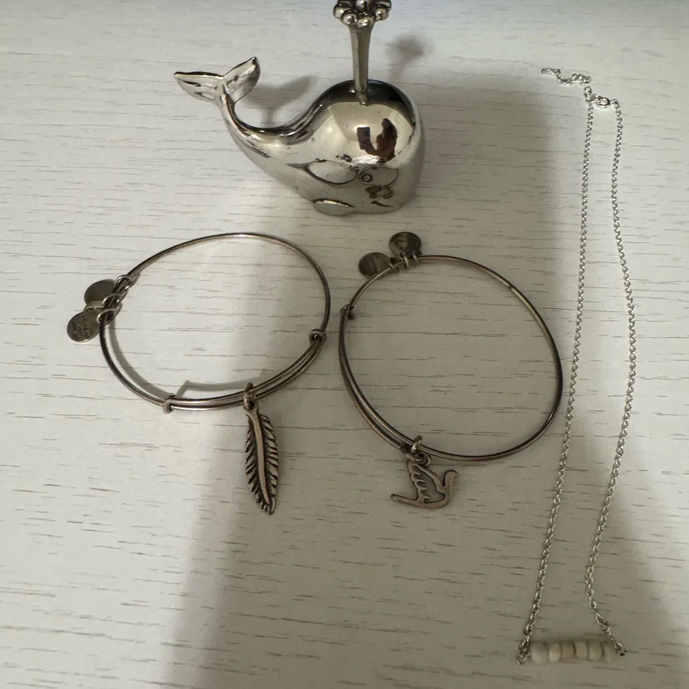 Gold and silver jewelry bundle - Picture 2 of 6